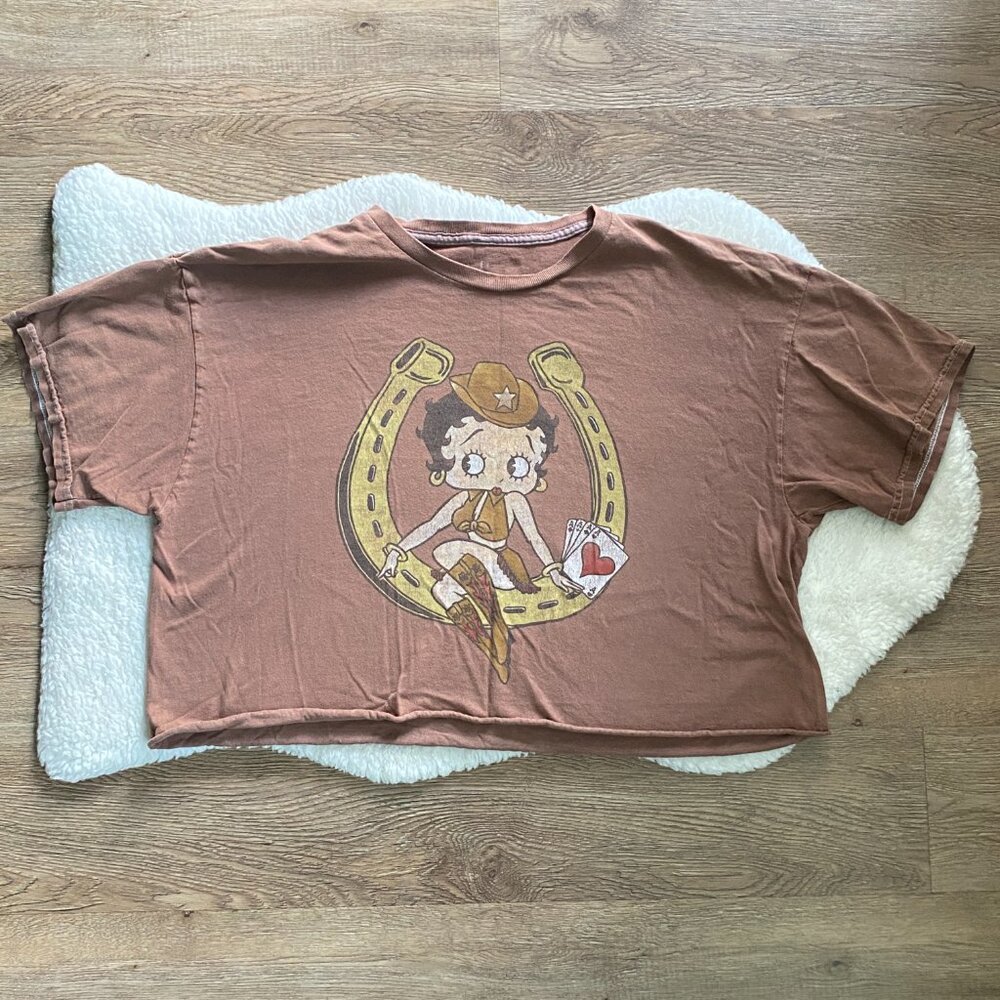 Betty Boop Cropped Cowboy T-Shirt – Rare Graphic Print